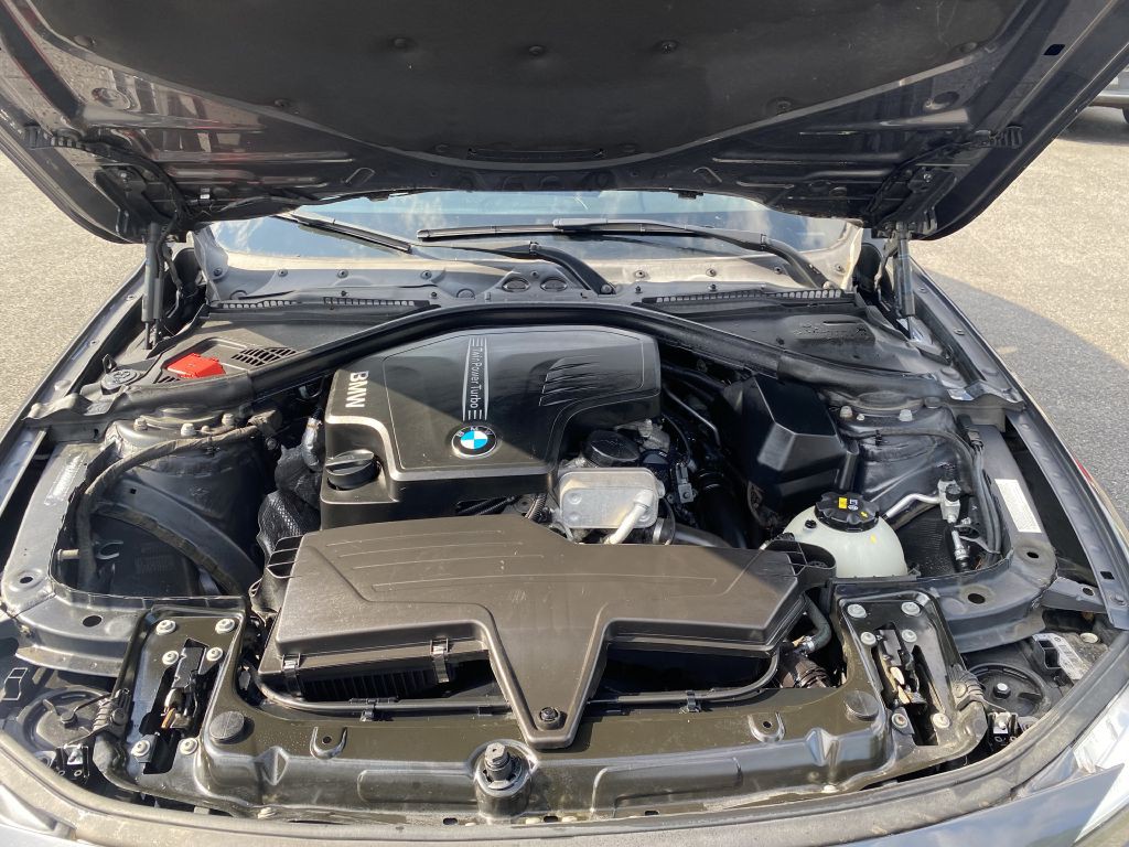 2016 BMW 3 Series Image 23