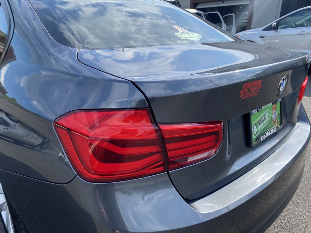 2016 BMW 3 Series Image 25