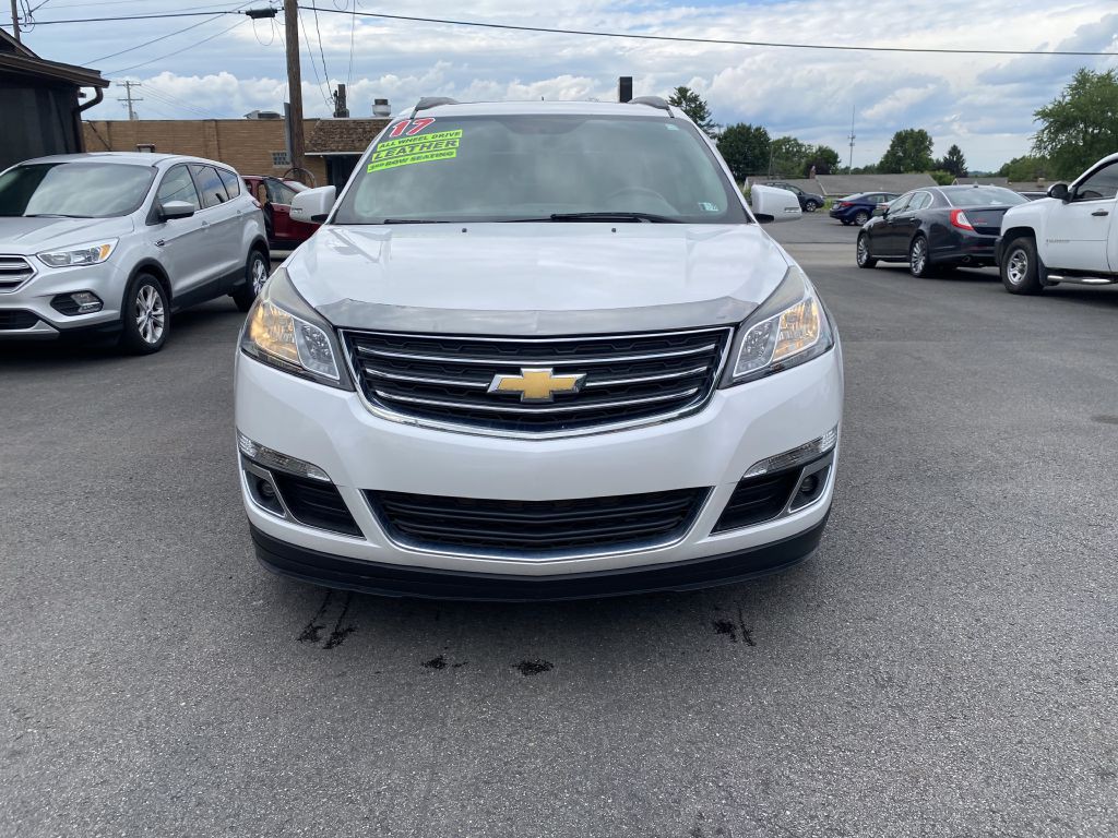 2017 Chevrolet Traverse Image 2
