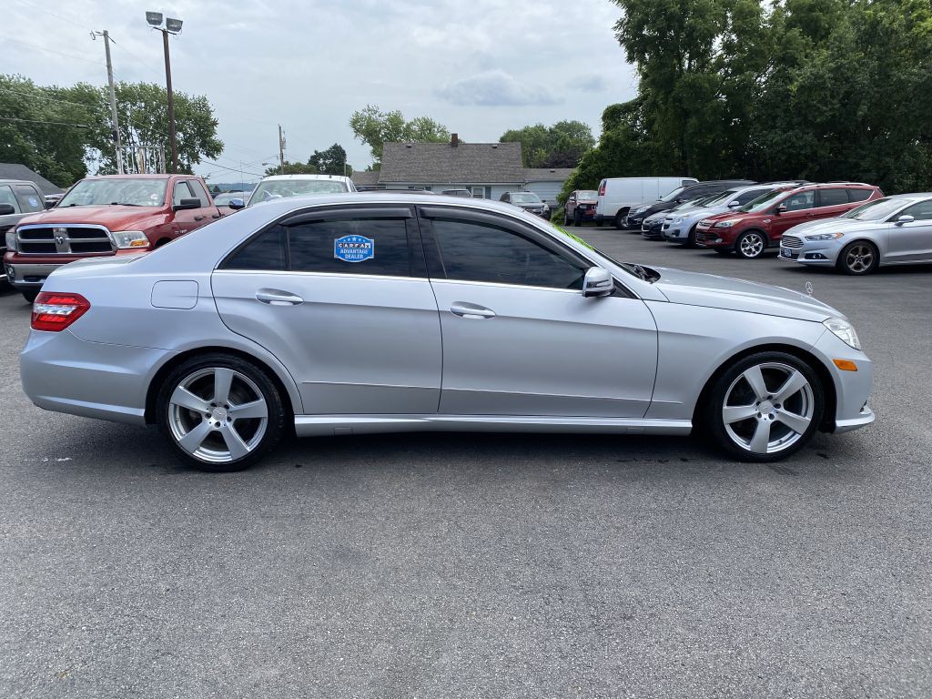 2010 Mercedes-Benz E-Class Image 4