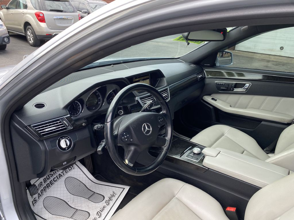 2010 Mercedes-Benz E-Class Image 14