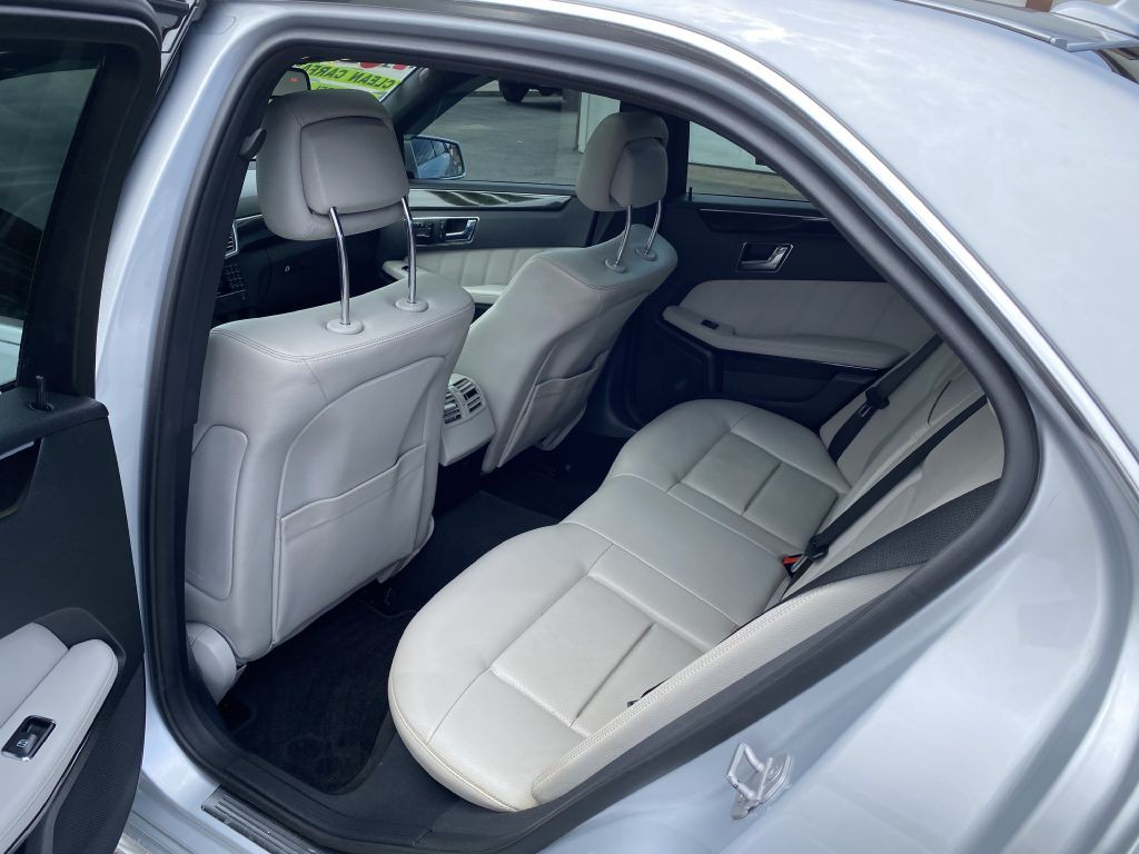 2010 Mercedes-Benz E-Class Image 15