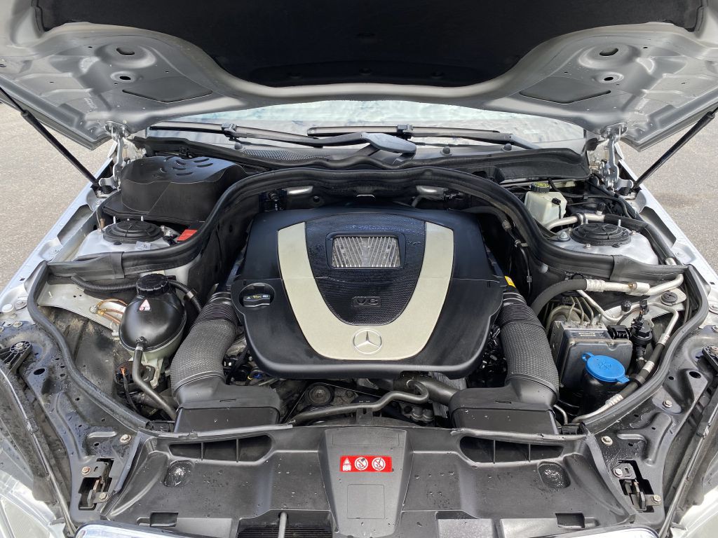 2010 Mercedes-Benz E-Class Image 23