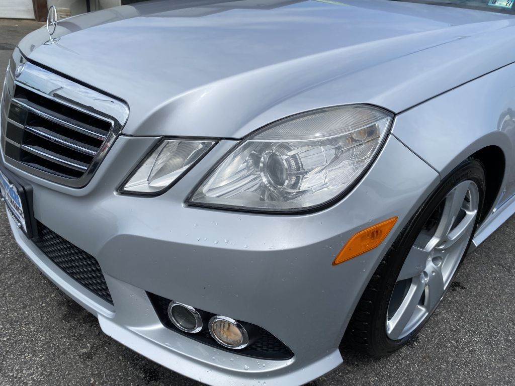 2010 Mercedes-Benz E-Class Image 24