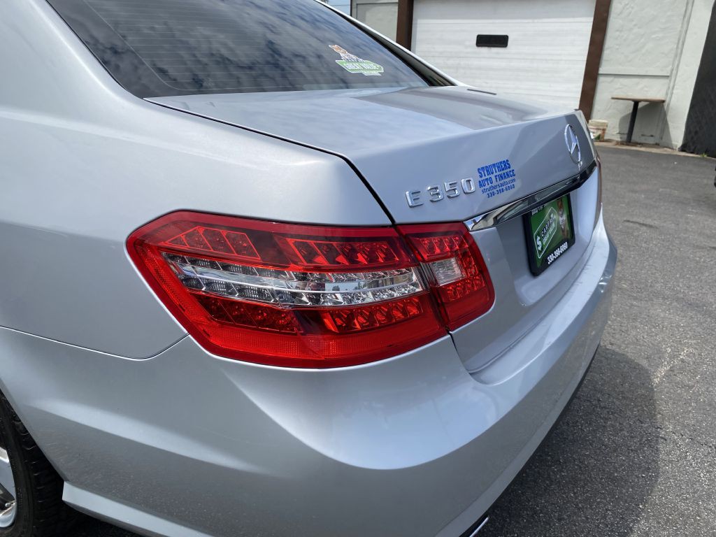 2010 Mercedes-Benz E-Class Image 25
