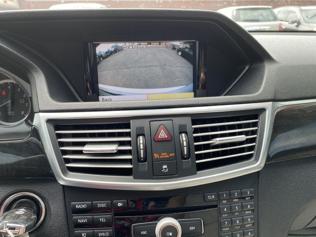 2010 Mercedes-Benz E-Class Image 26