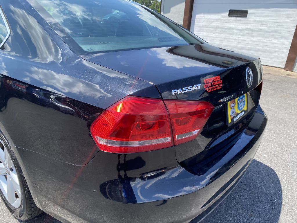 2013 Volkswagen Passat Image 25