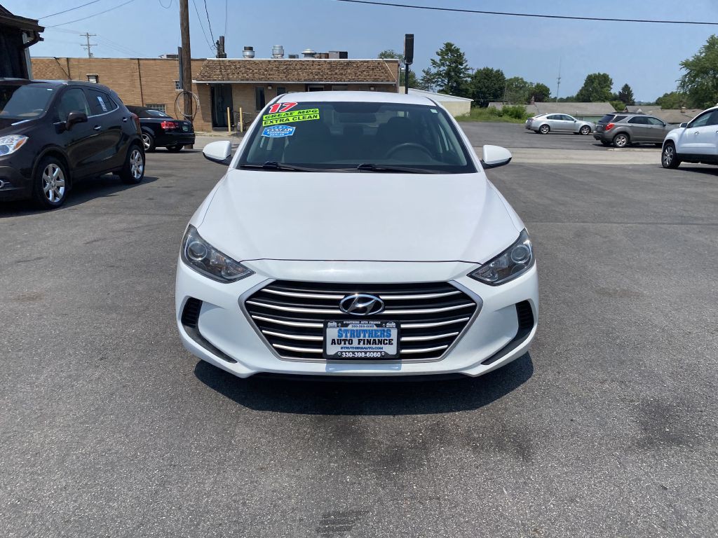 2017 Hyundai Elantra Image 2
