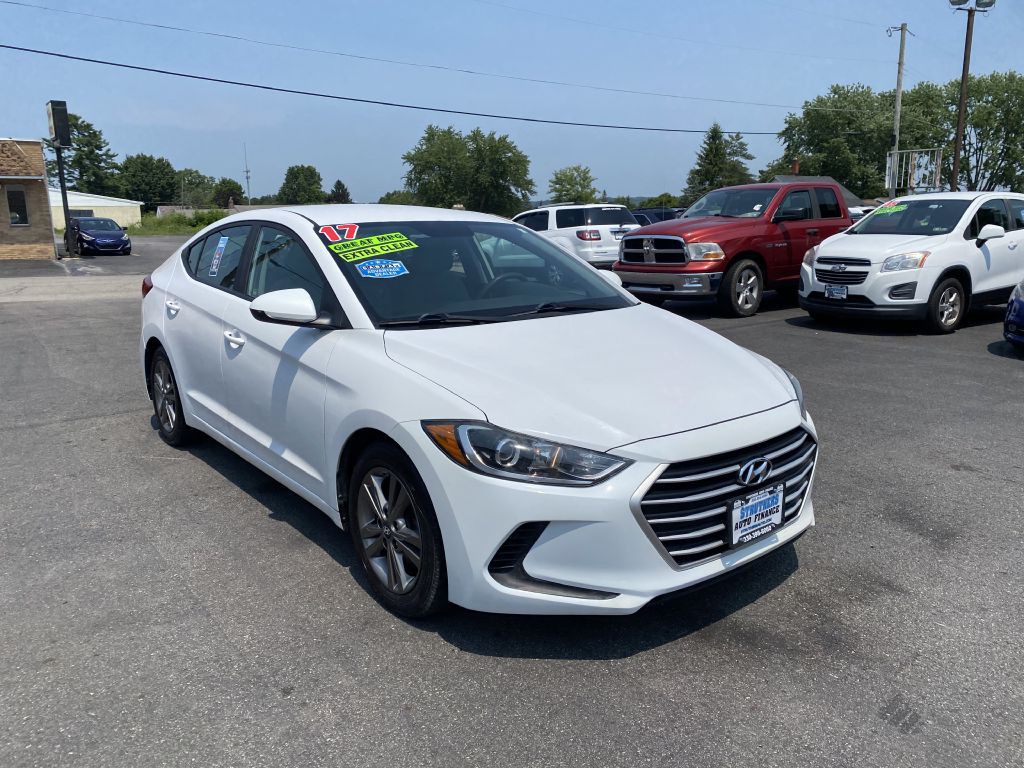 2017 Hyundai Elantra Image 3