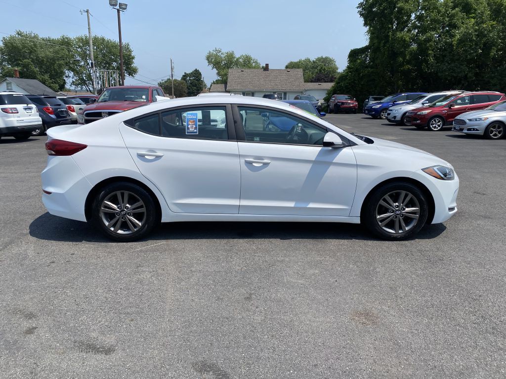 2017 Hyundai Elantra Image 4