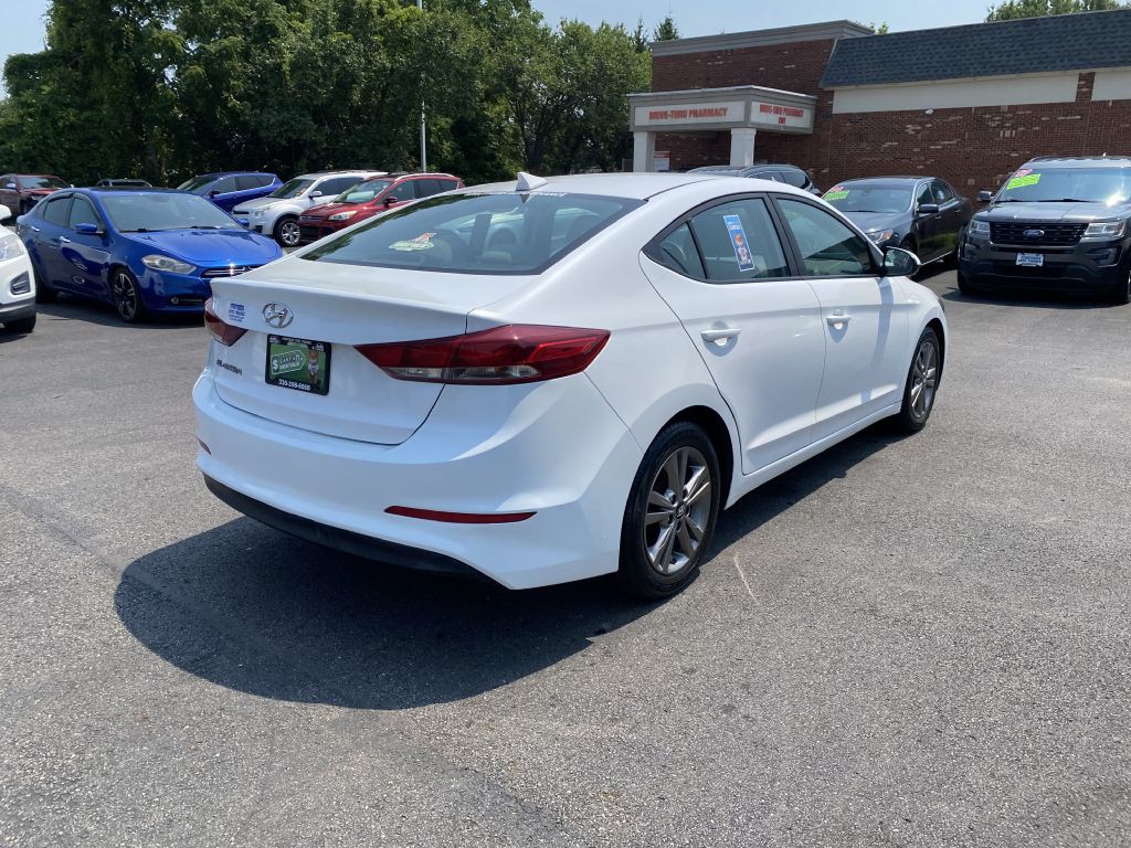 2017 Hyundai Elantra Image 5