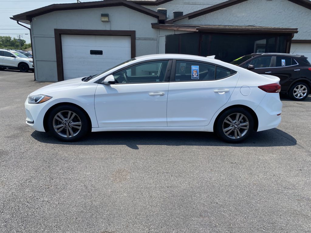 2017 Hyundai Elantra Image 8