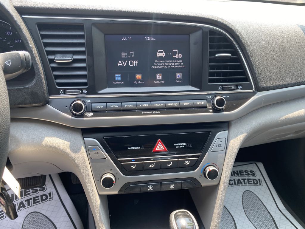 2017 Hyundai Elantra Image 13