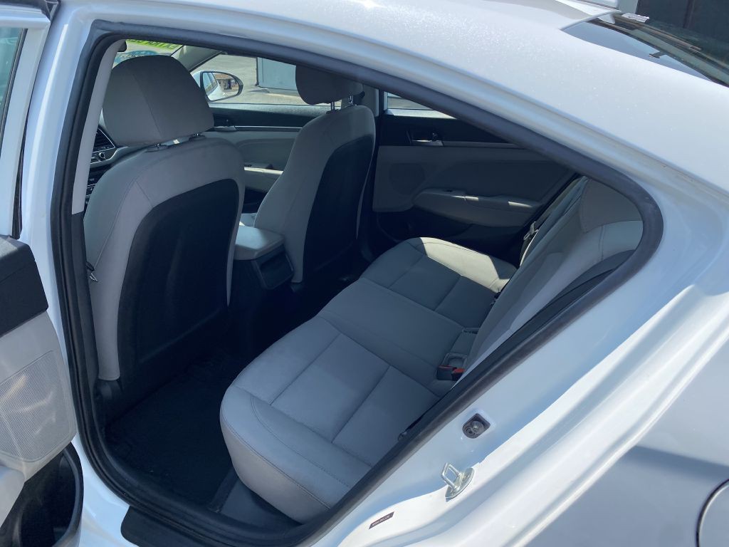 2017 Hyundai Elantra Image 15