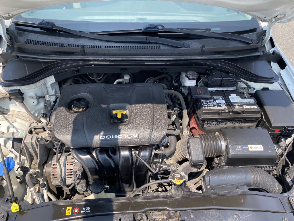 2017 Hyundai Elantra Image 23