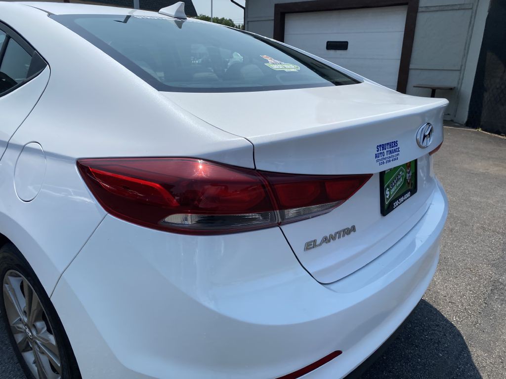 2017 Hyundai Elantra Image 25