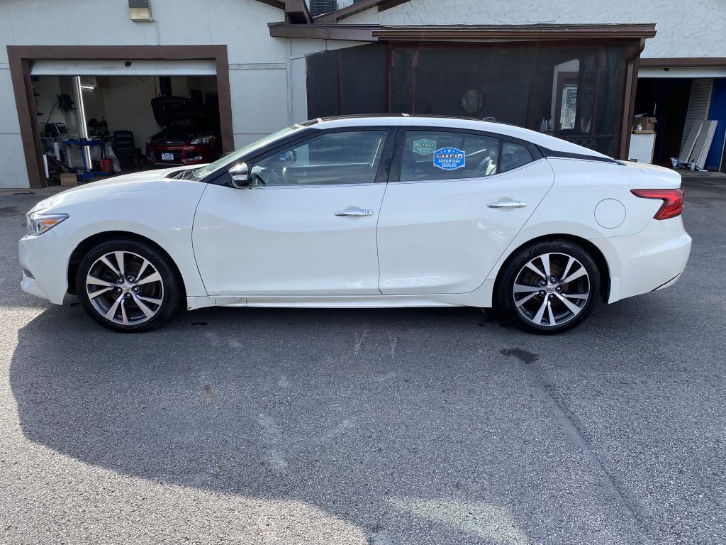2016 Nissan Maxima Image 8