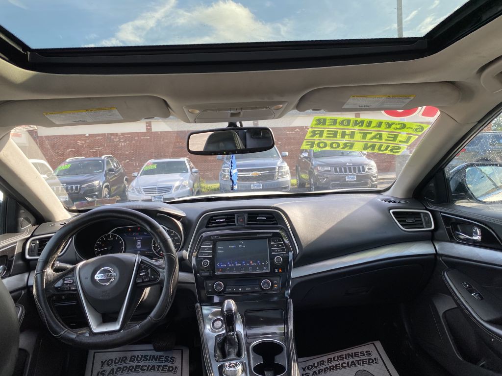 2016 Nissan Maxima Image 9