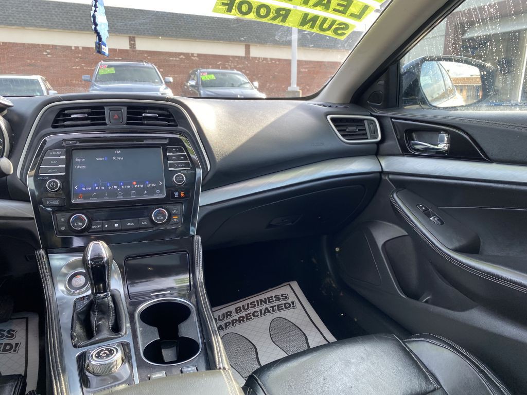 2016 Nissan Maxima Image 11