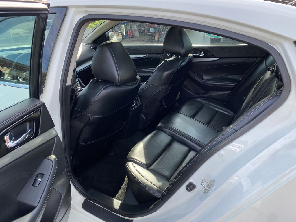 2016 Nissan Maxima Image 15