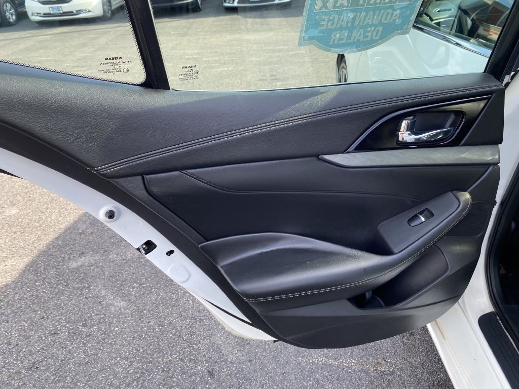 2016 Nissan Maxima Image 20