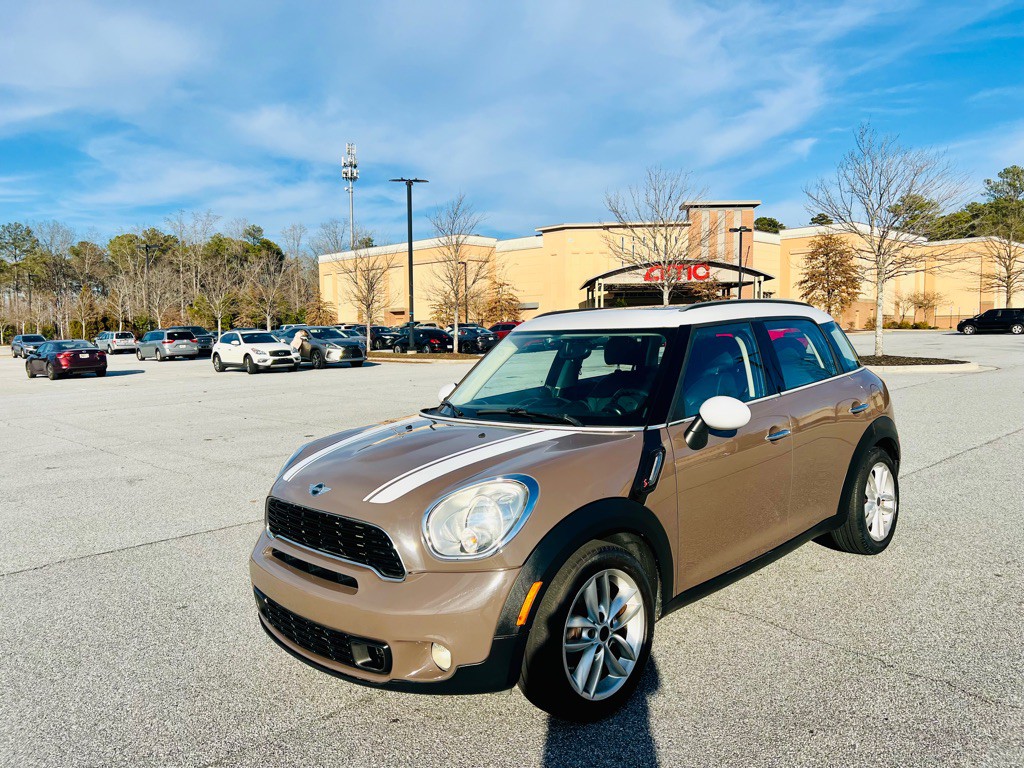 2012 MINI Countryman Image 1