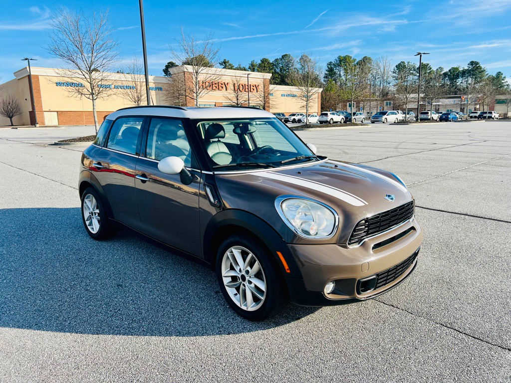 2012 MINI Countryman Image 3