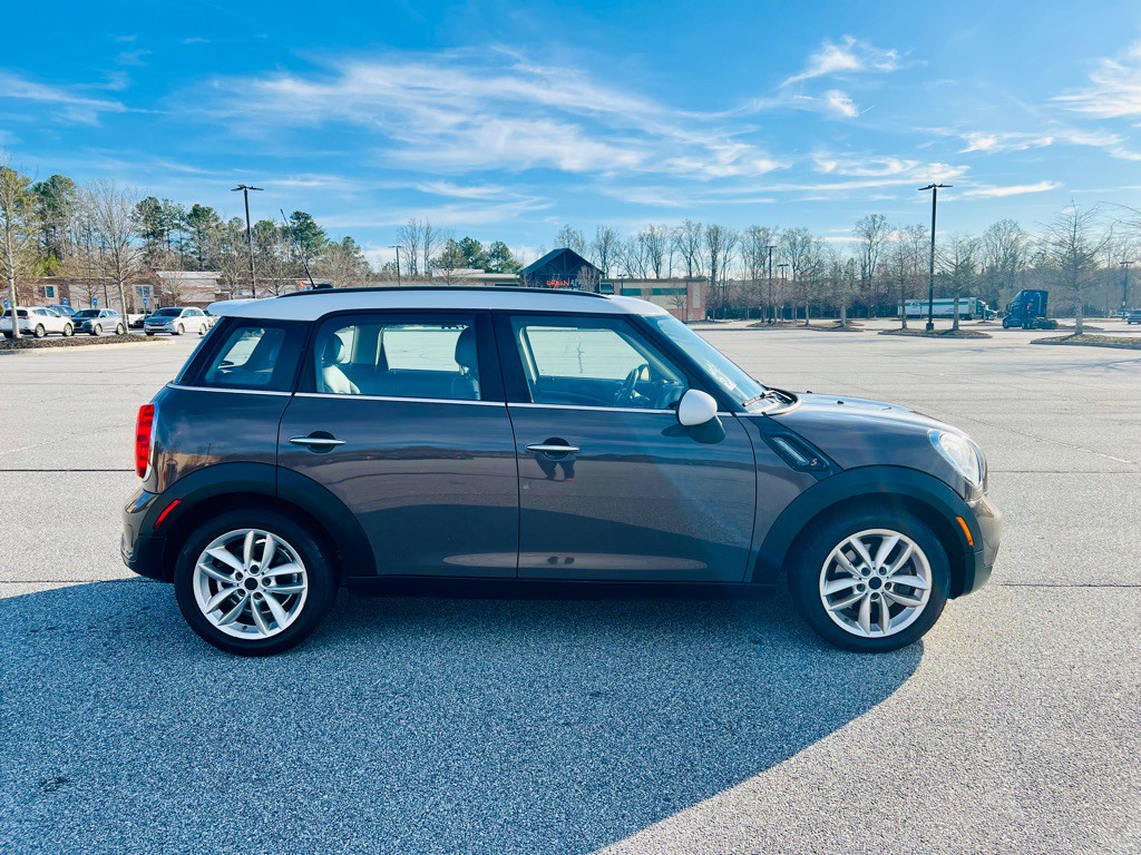 2012 MINI Countryman Image 4
