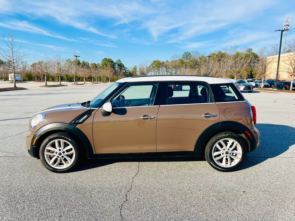 2012 MINI Countryman Image 8
