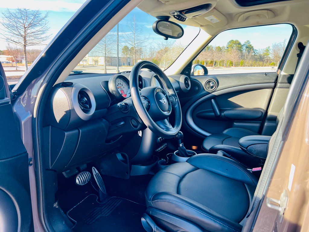 2012 MINI Countryman Image 11