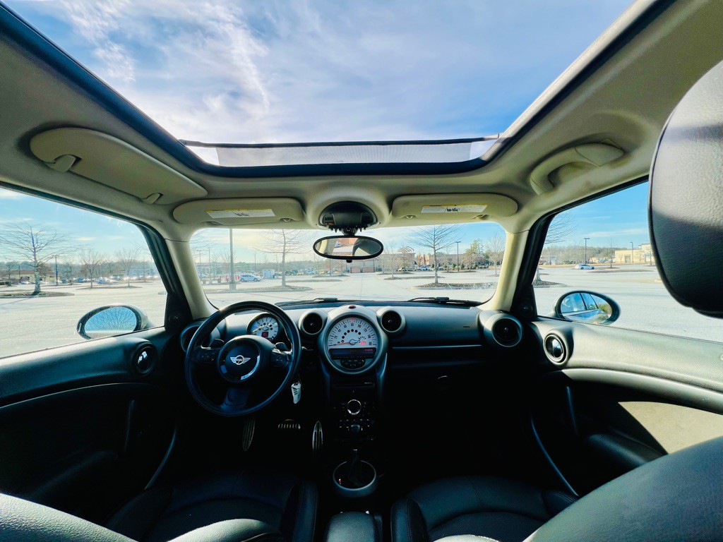2012 MINI Countryman Image 14