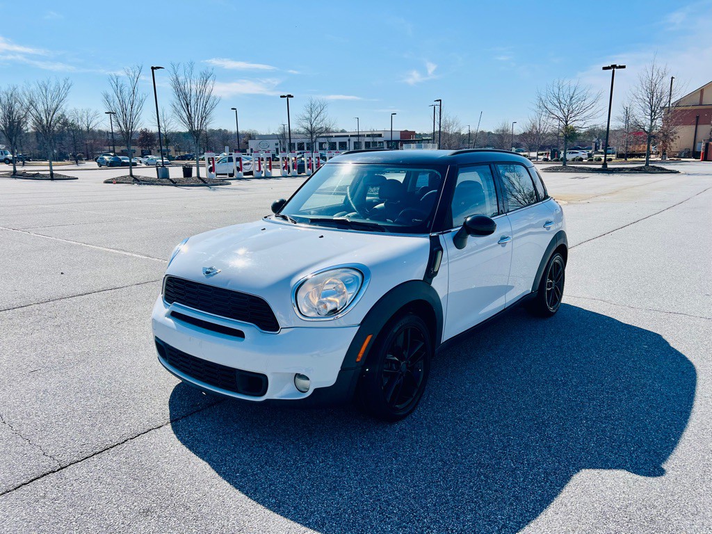 2013 MINI Countryman Image 1