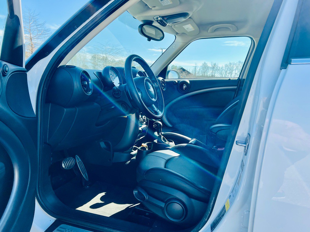 2013 MINI Countryman Image 10