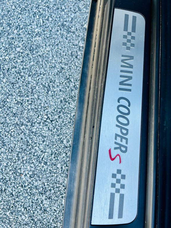 2013 MINI Countryman Image 16