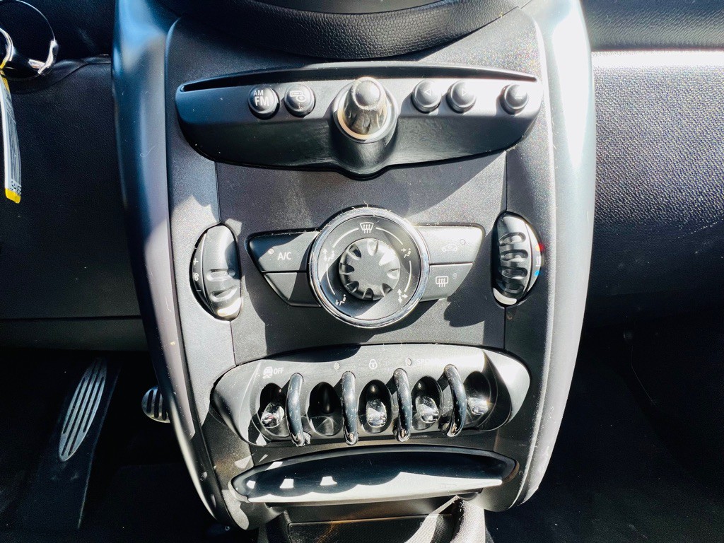 2013 MINI Countryman Image 19
