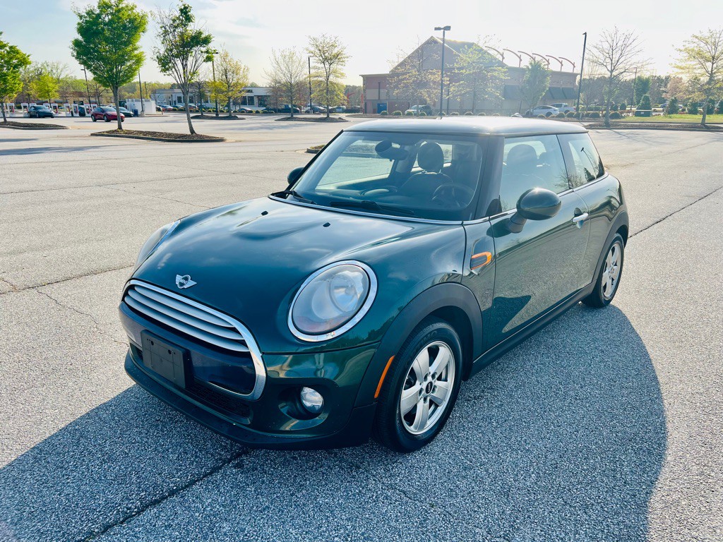 2015 MINI Cooper Image 1