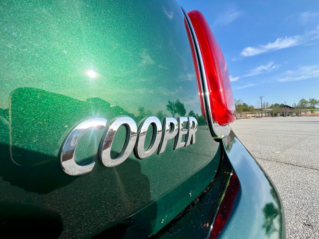 2015 MINI Cooper Image 14