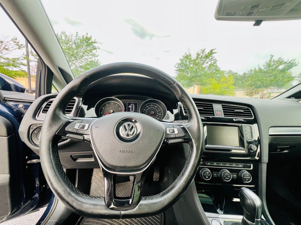 2015 Volkswagen Golf Image 16