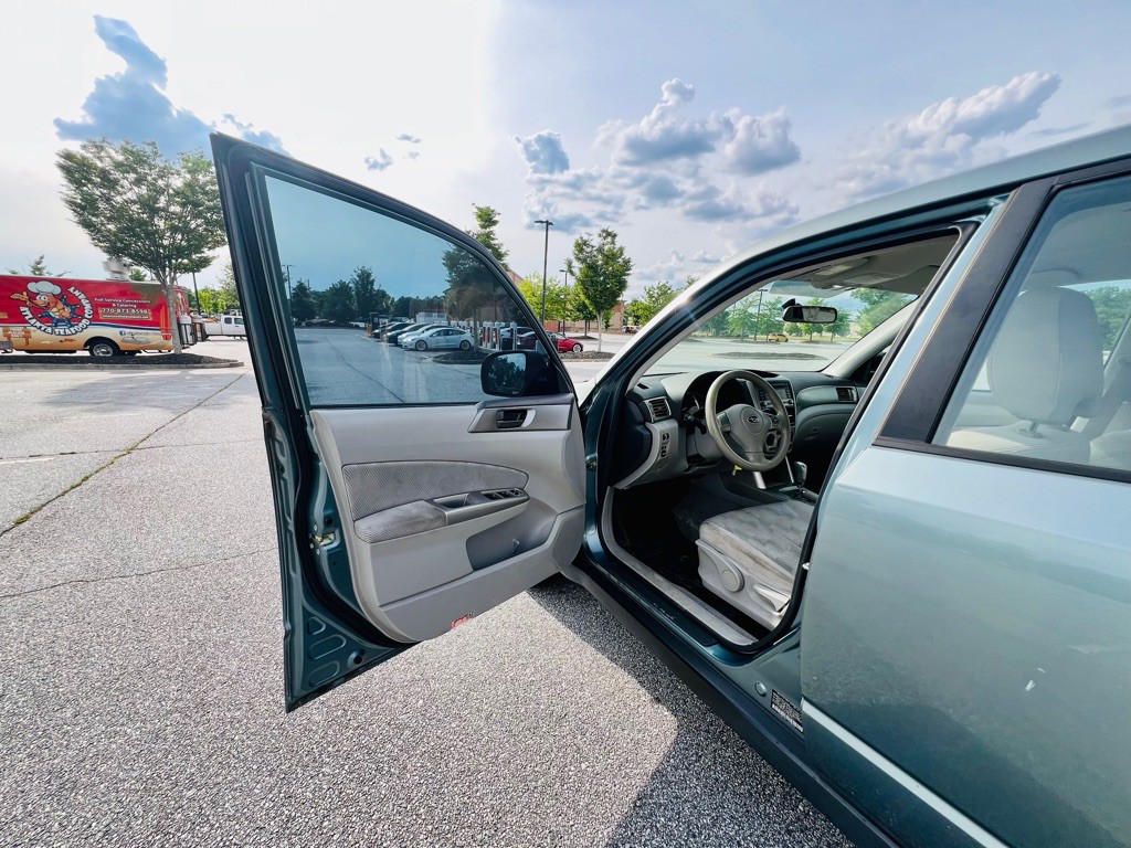 2010 Subaru Forester Image 11