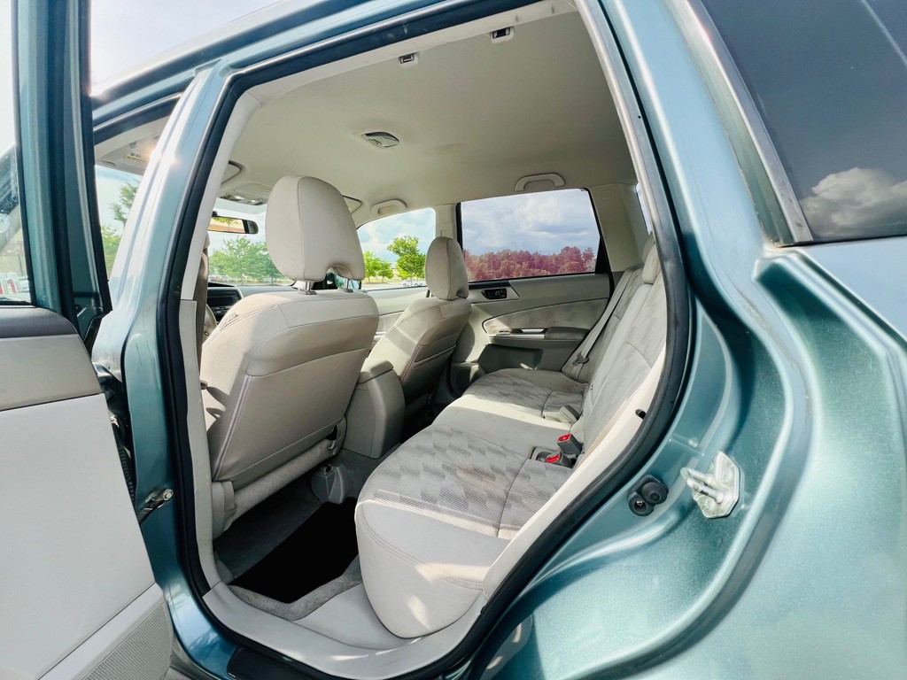 2010 Subaru Forester Image 13