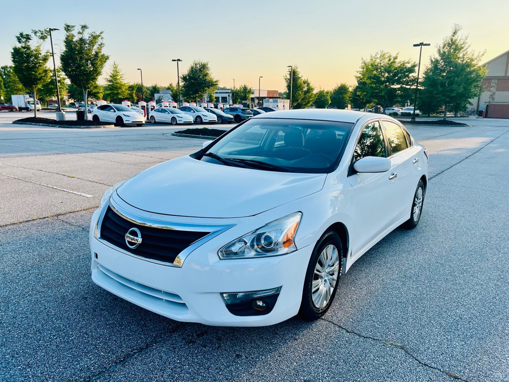 2015 Nissan Altima Image 1