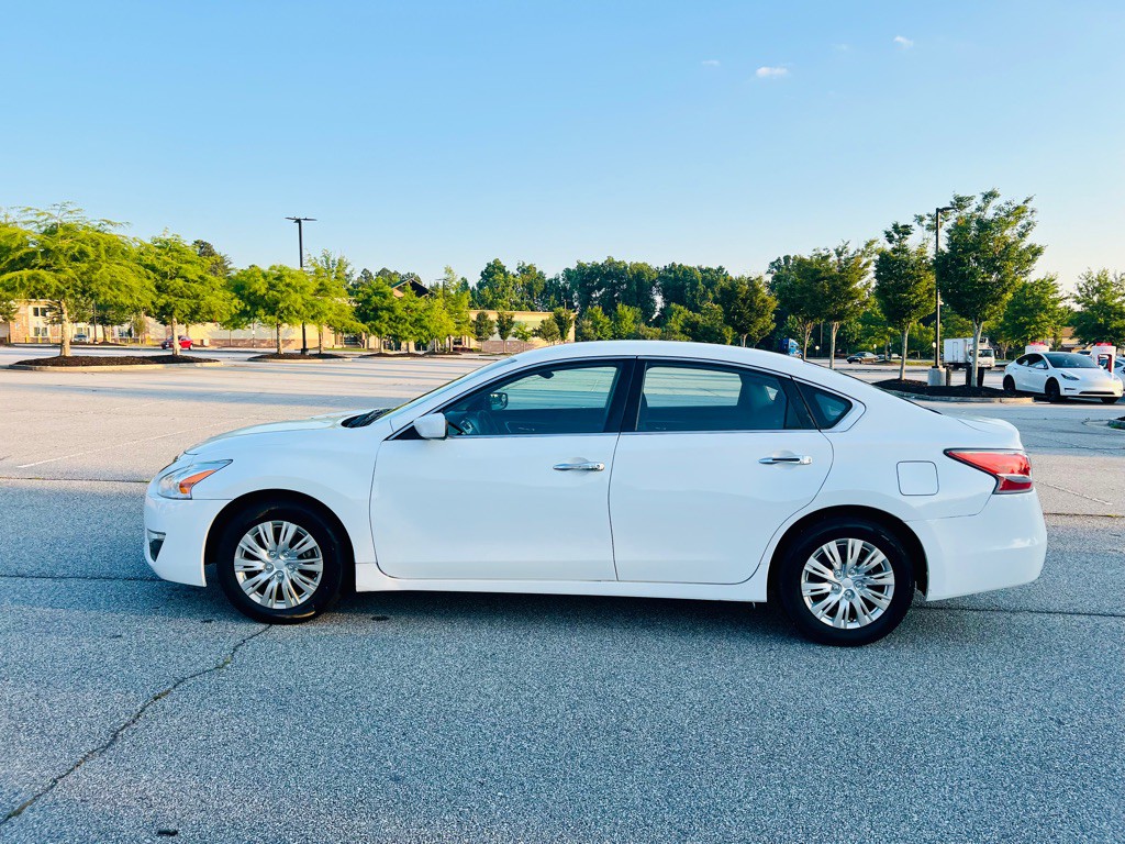 2015 Nissan Altima Image 8
