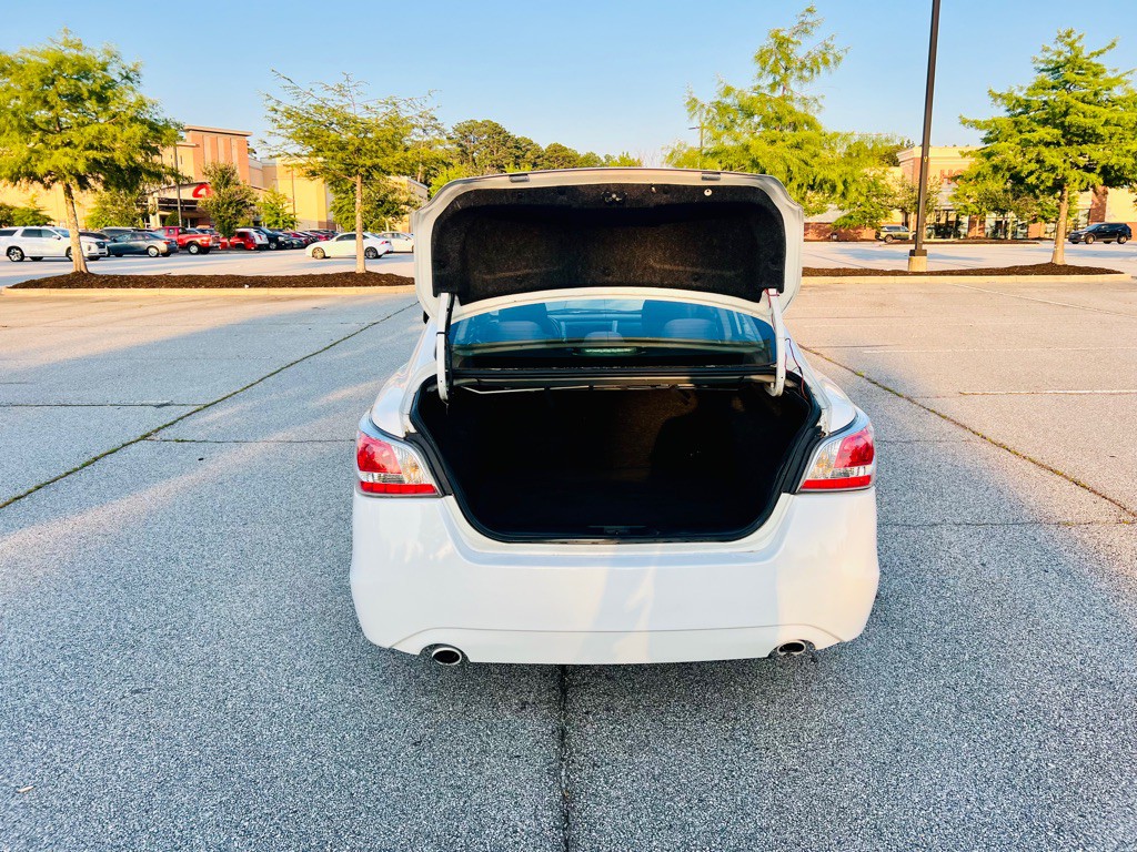 2015 Nissan Altima Image 9