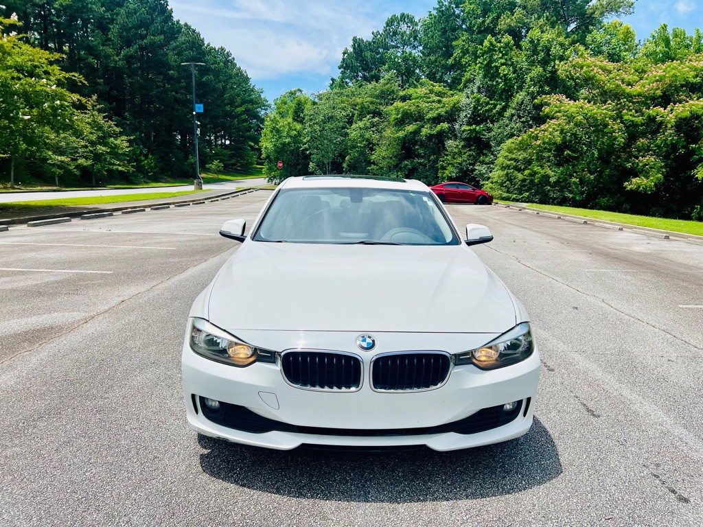 2014 BMW 3 Series Image 2