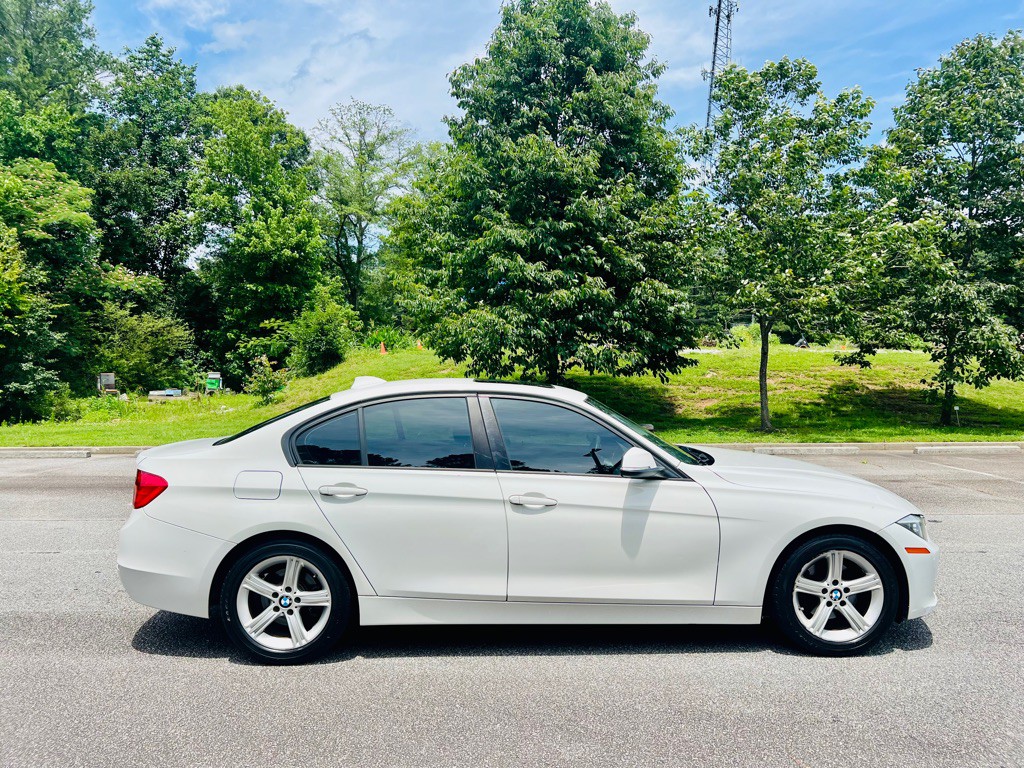 2014 BMW 3 Series Image 3