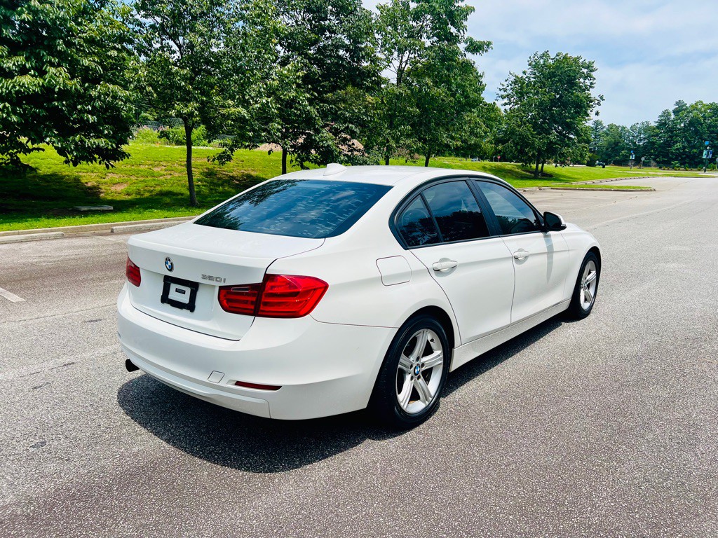 2014 BMW 3 Series Image 4