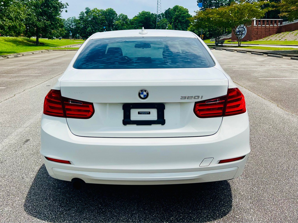 2014 BMW 3 Series Image 5