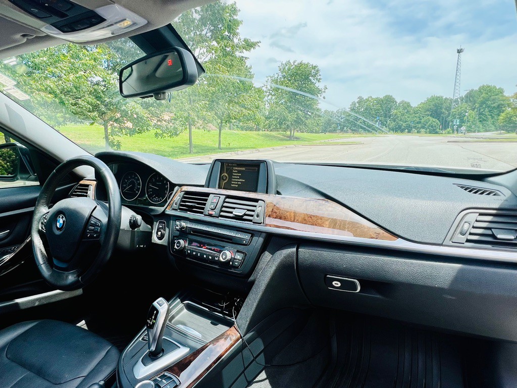 2014 BMW 3 Series Image 13
