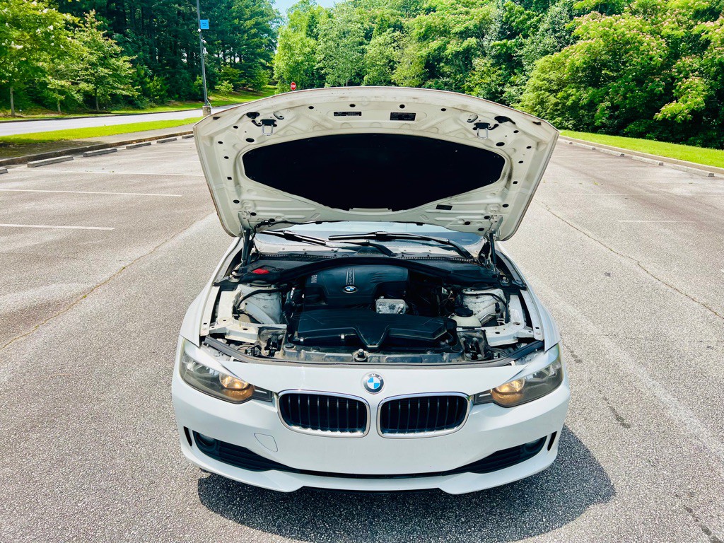 2014 BMW 3 Series Image 22