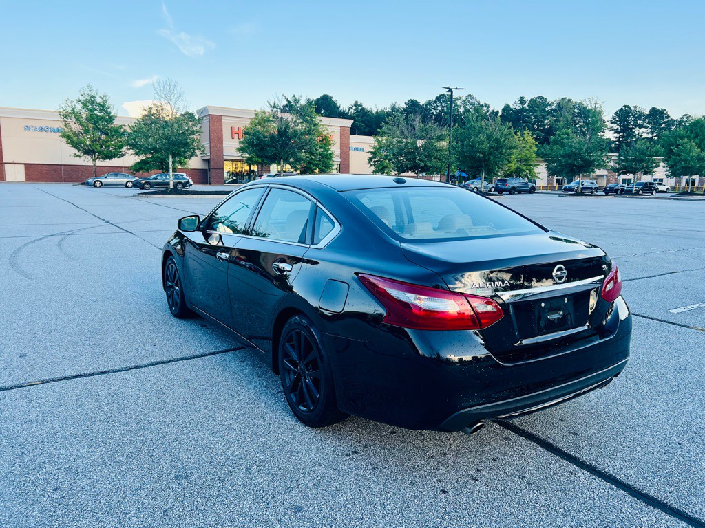 2018 Nissan Altima Image 7
